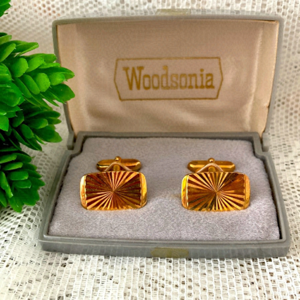 Vintage Rectangle Gold Tone Diamond Cut Textured Cufflinks. Wonderful Condition